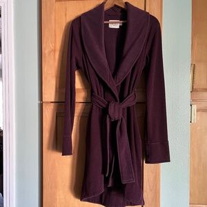 UGG Blanch II Robe  In Barely Worn and Gently Laundered Condition   Size Small
